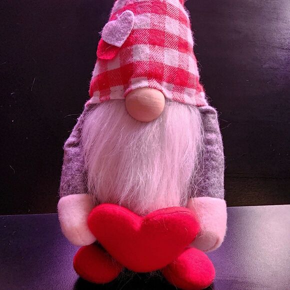 Red Plaid Valentines Day Plush Gnome with heart - Picture 2 of 4